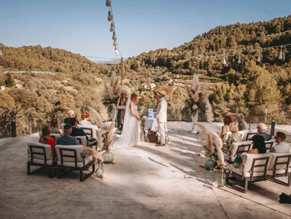 Charming weddings